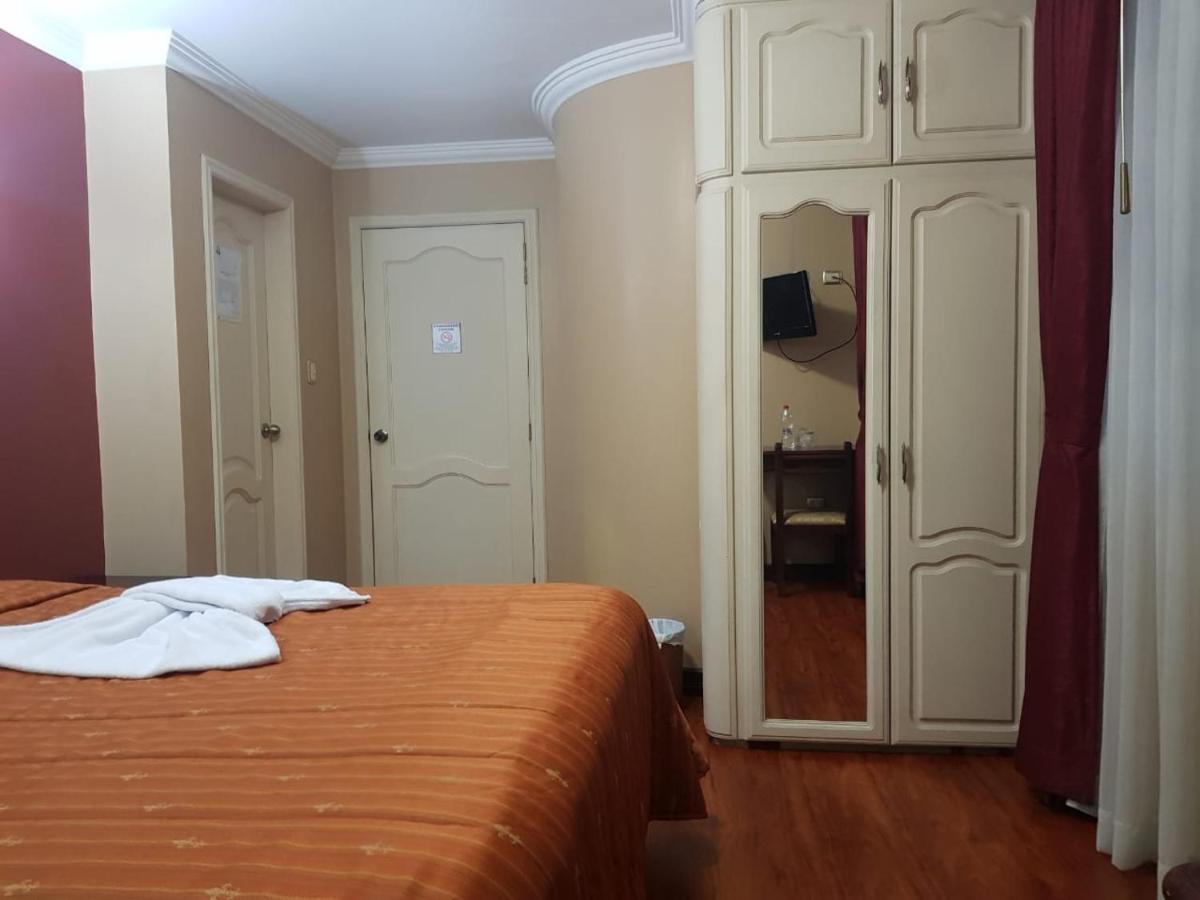 Hotel Prado Internacional Loja Bagian luar foto
