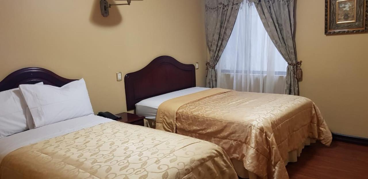 Hotel Prado Internacional Loja Bagian luar foto